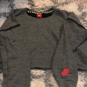 Vintage Nike crop sweatshirt